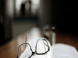 Νεοελληνική Γλώσσα & Λογοτεχνία Β´ Λυκείου:Ο ρόλος της οικογένειας στην αποδυνάμωση των αρνητικών στερεοτύπων(Κριτήριο Αξιολόγησης)