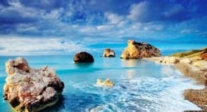 Όσο ελληνική… τόσο πολύπαθη!