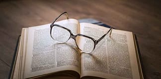 Νεοελληνική Γλώσσα Γ´ Γυμνασίου: Γλώσσες που χάνονται(Κριτήριο αξιολόγησης) Το βιβλίο δεν πεθαίνει ποτέ!